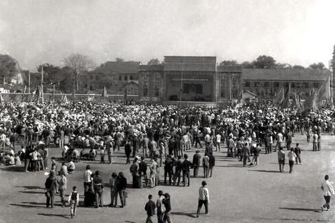 ����㳡��չ����