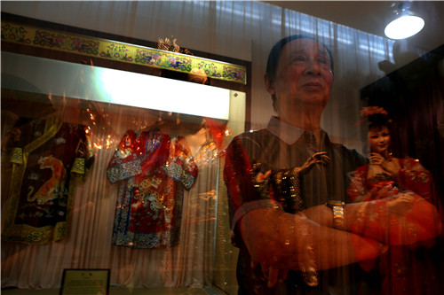 һ��Ϸ������һ����԰���� ����أ���������Ϸ����